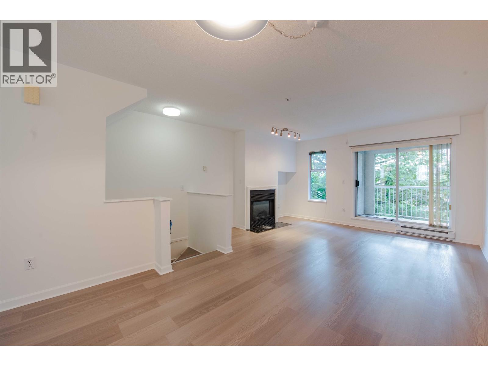 202 3683 Wellington Avenue Property Photo 6