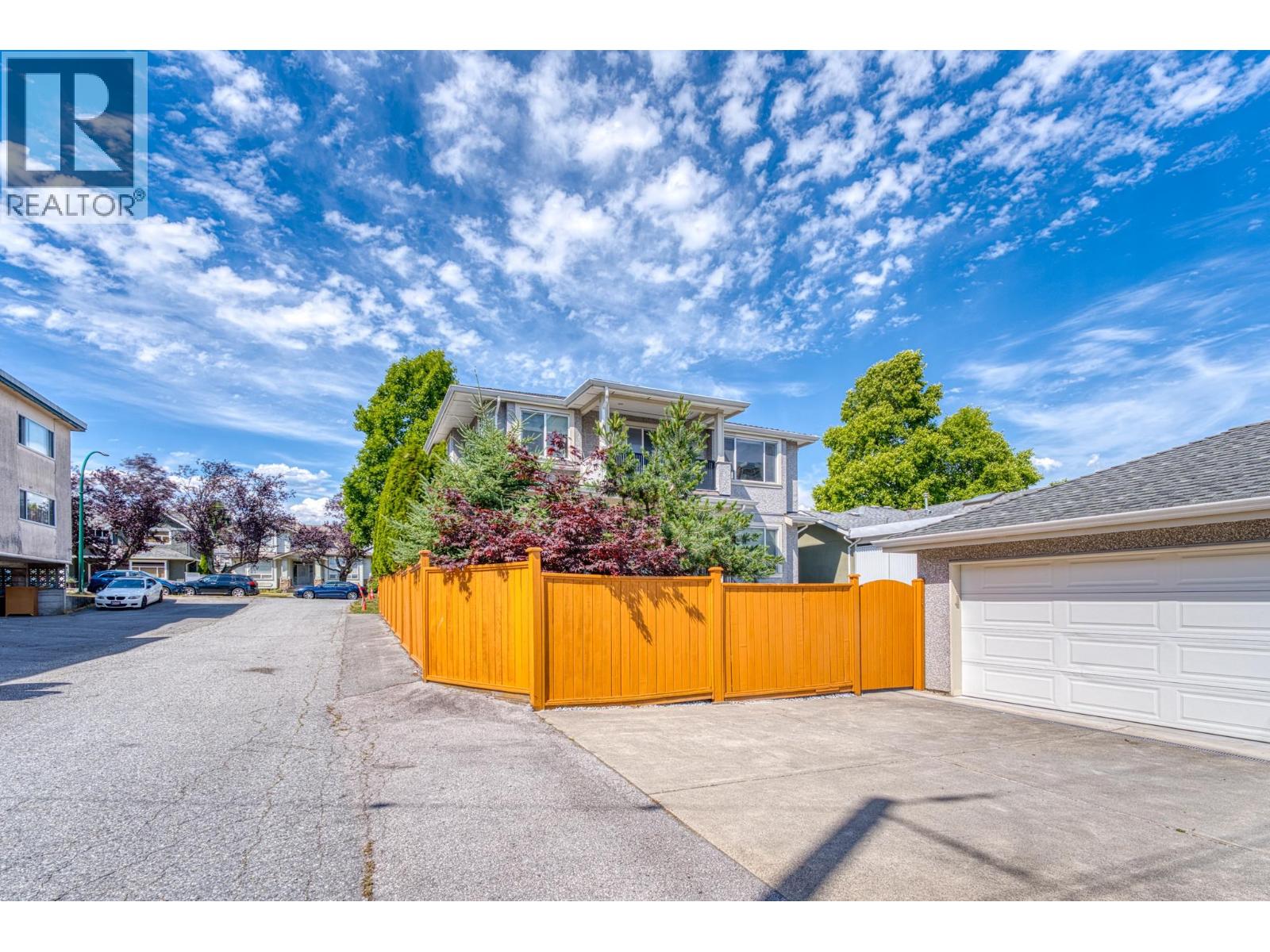 4330 William Street Property Photo 11