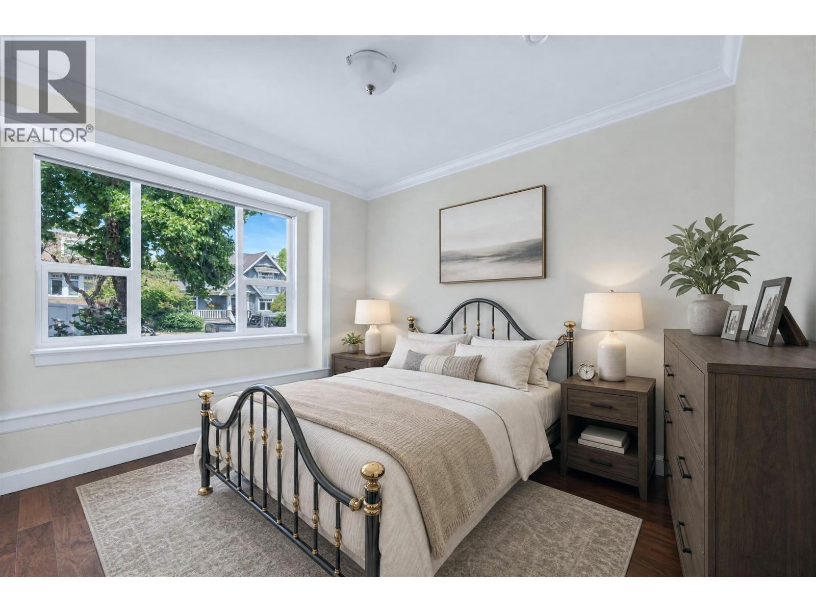 4330 William Street Property Photo 14