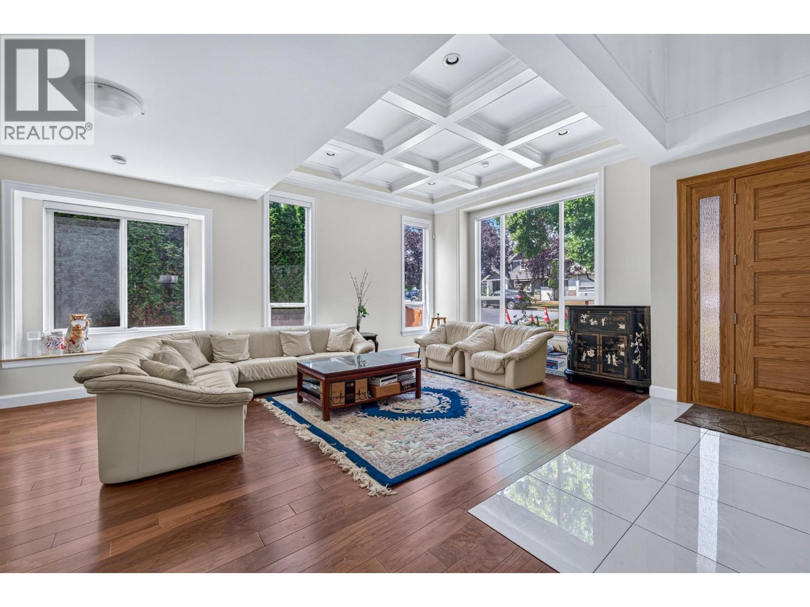 4330 William Street Property Photo 15