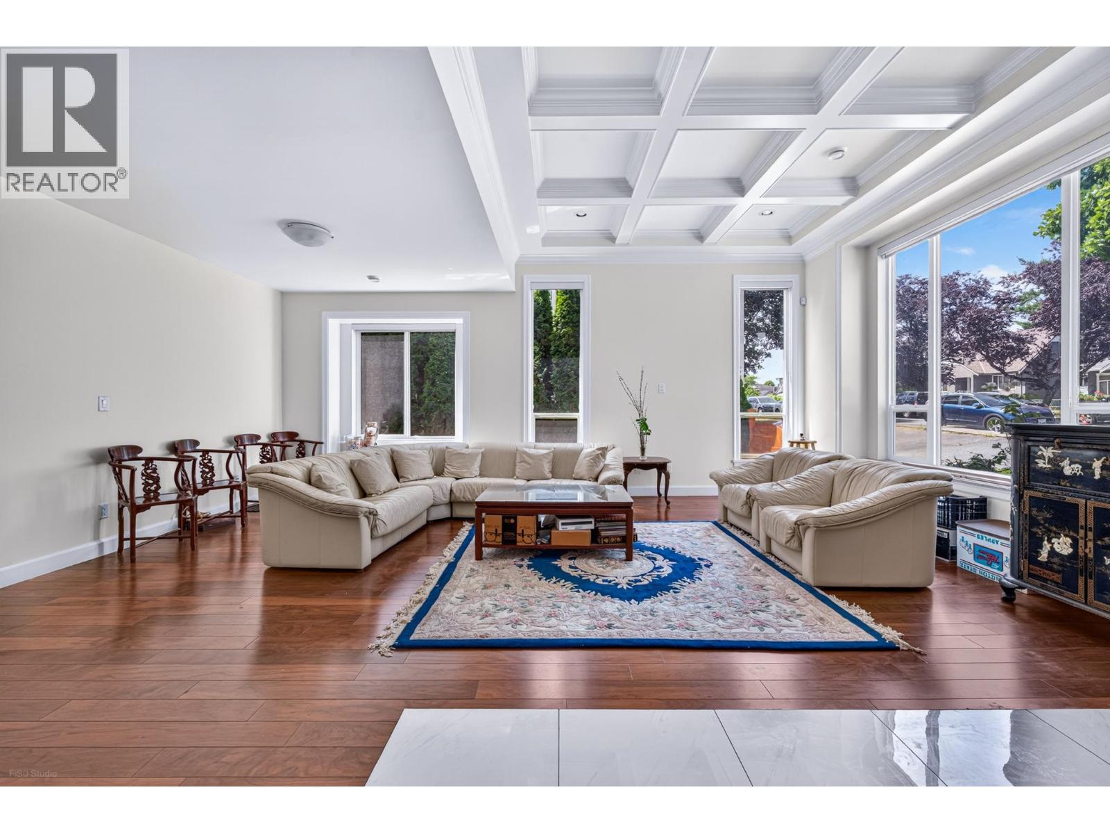 4330 William Street Property Photo 16