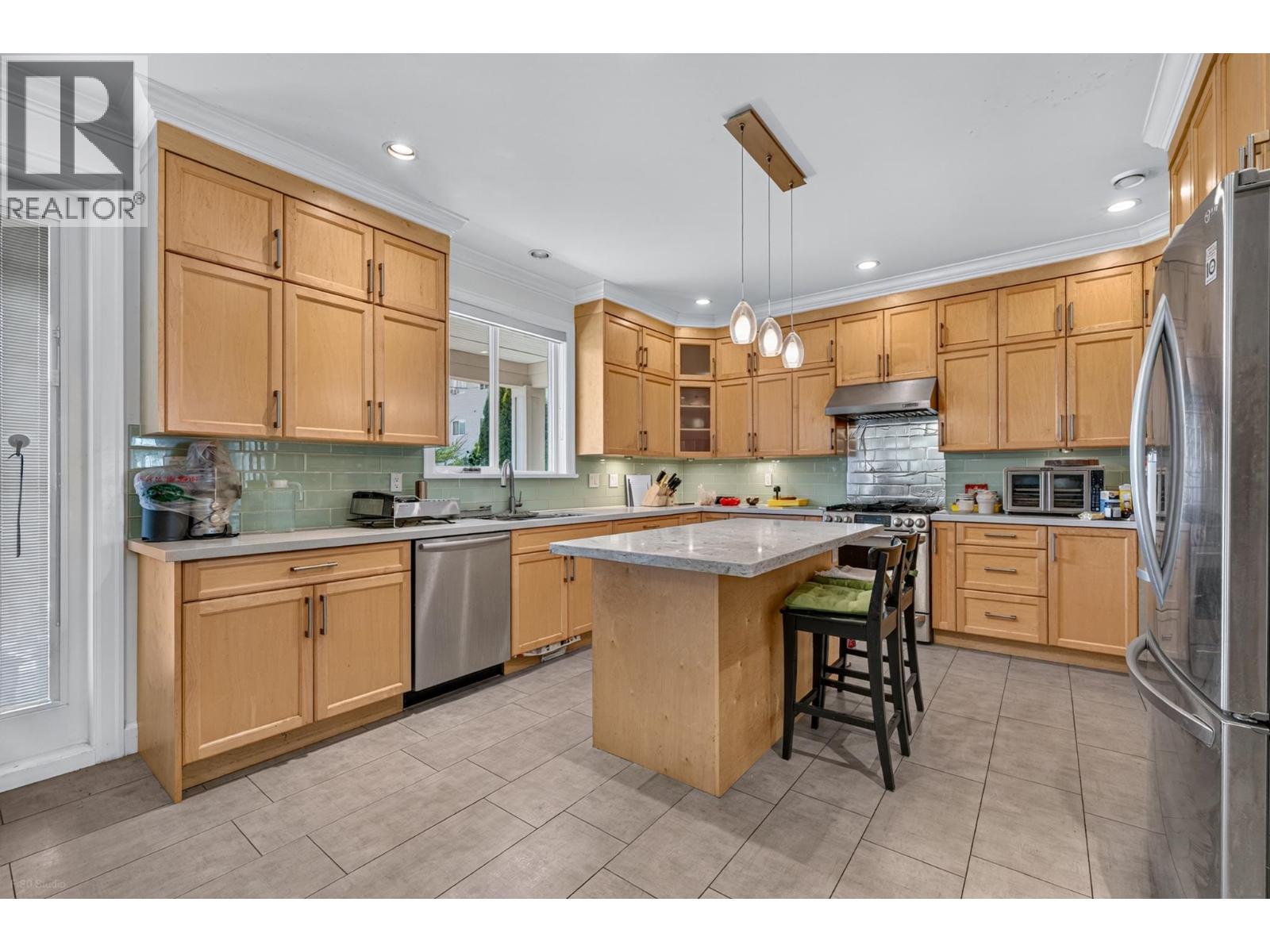 4330 William Street Property Photo 19