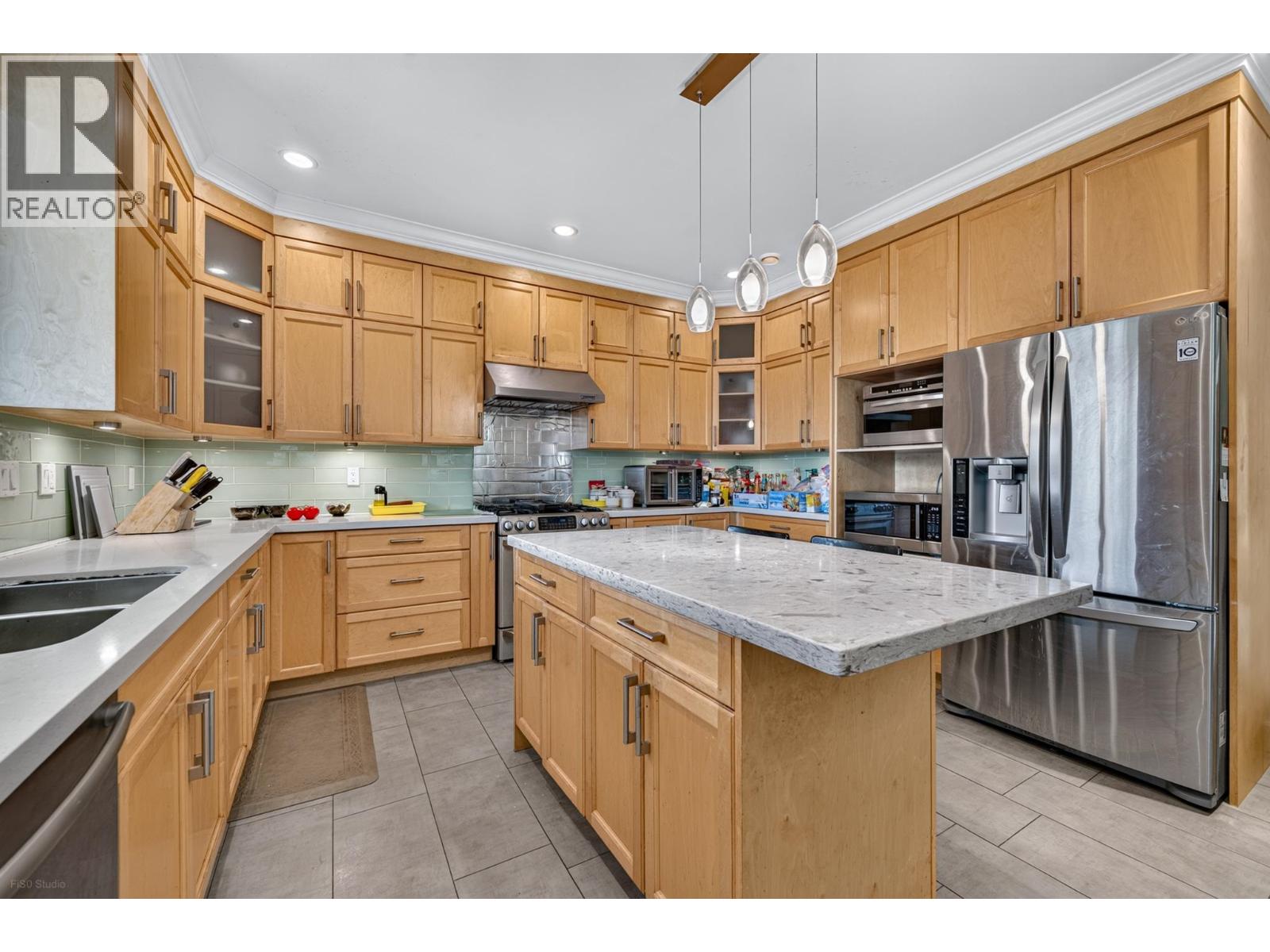 4330 William Street Property Photo 21