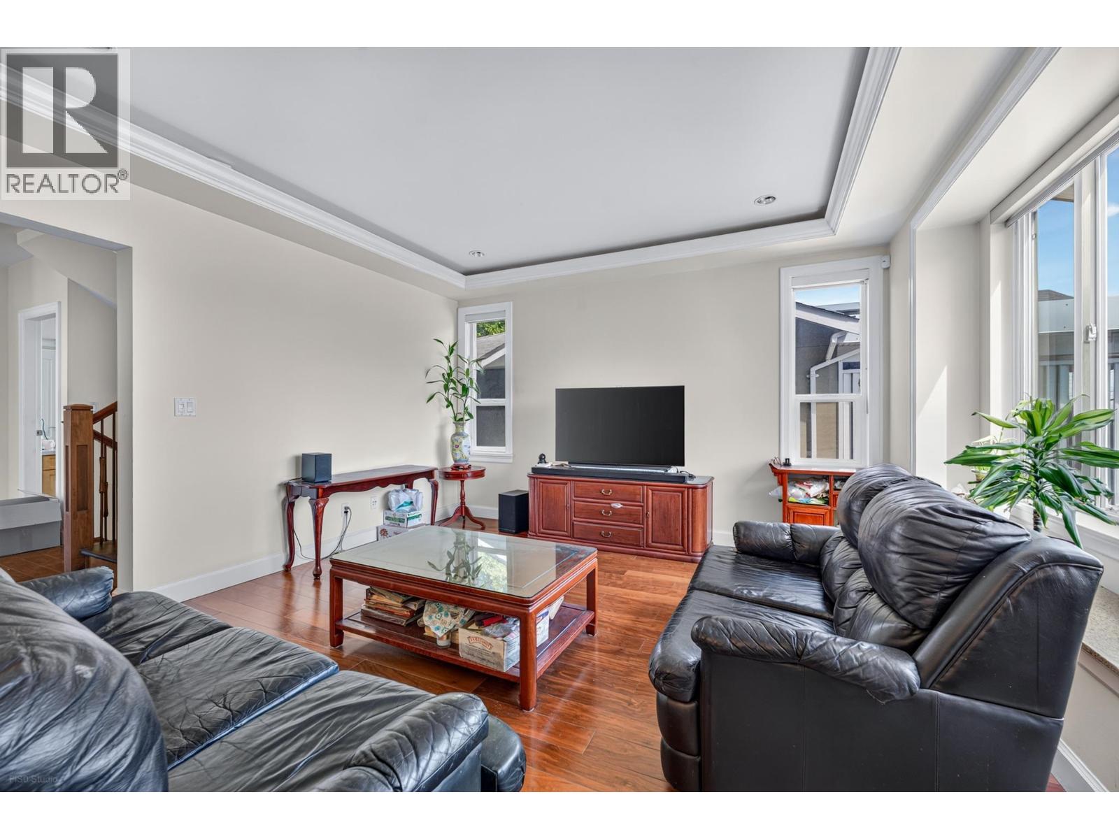 4330 William Street Property Photo 23
