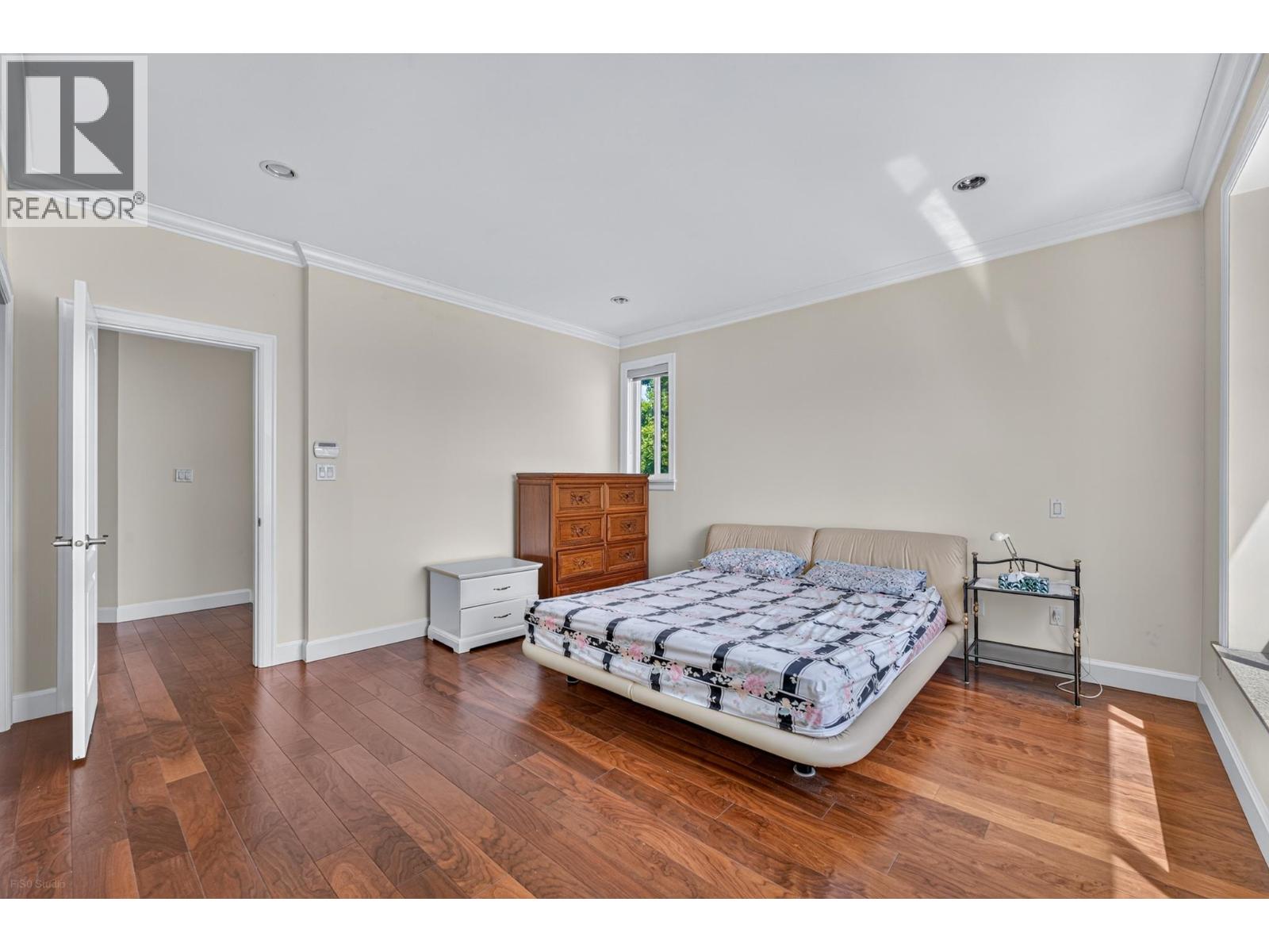 4330 William Street Property Photo 28