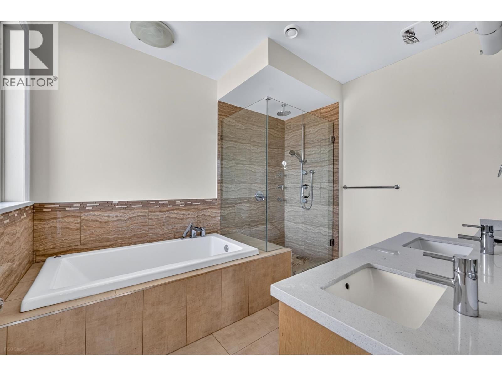 4330 William Street Property Photo 29