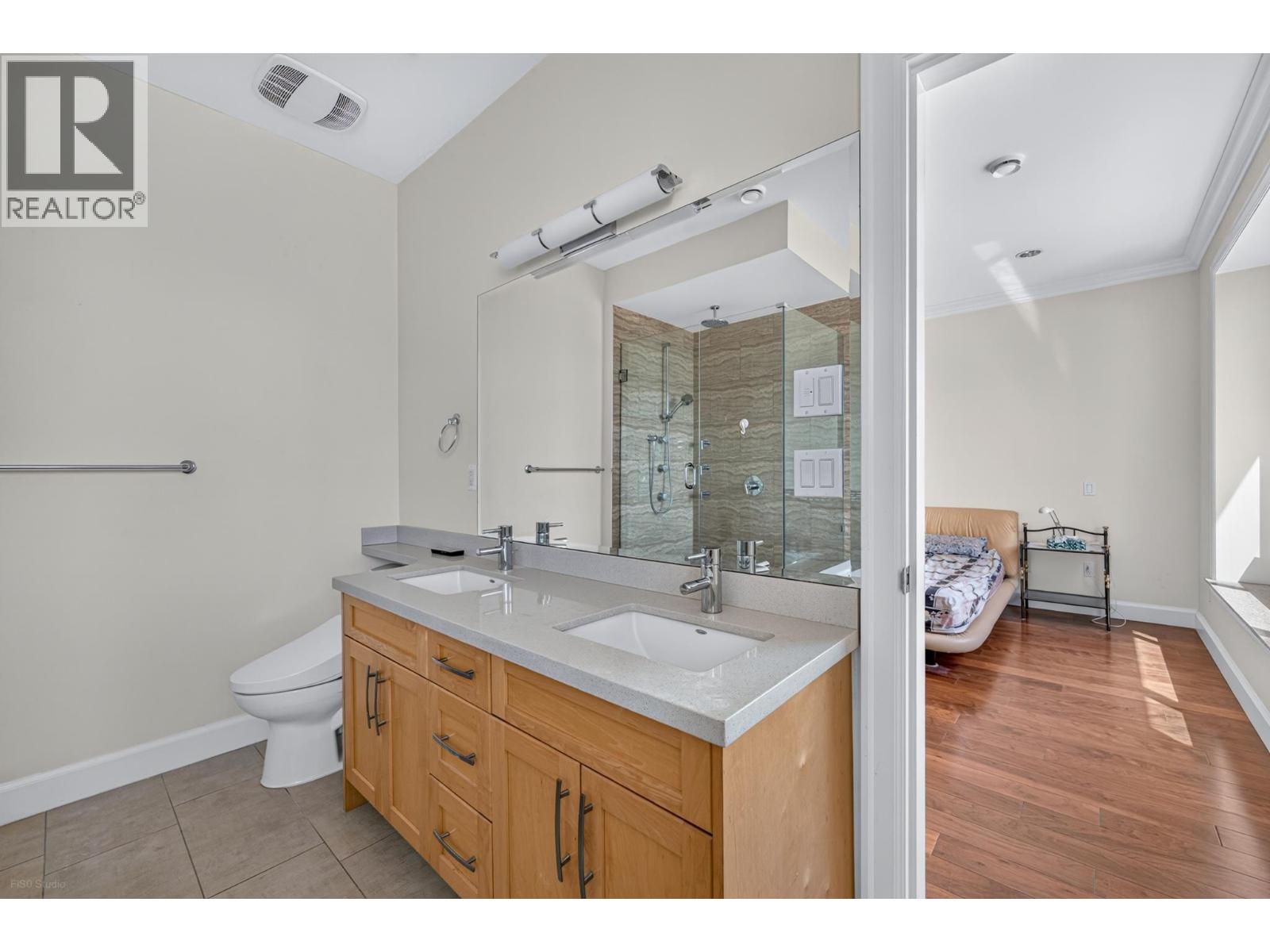 4330 William Street Property Photo 30