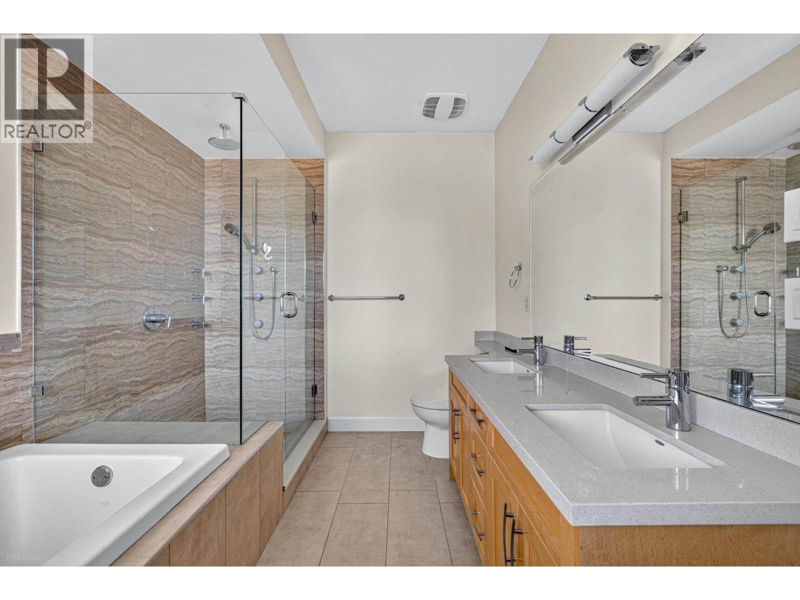 4330 William Street Property Photo 31