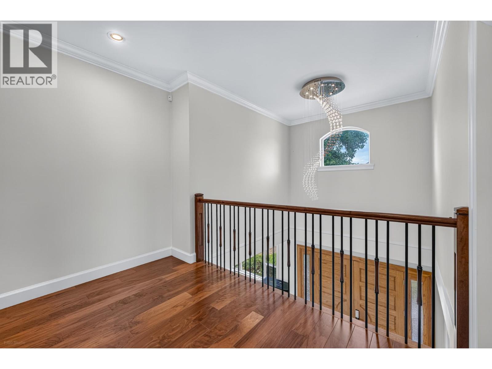 4330 William Street Property Photo 32