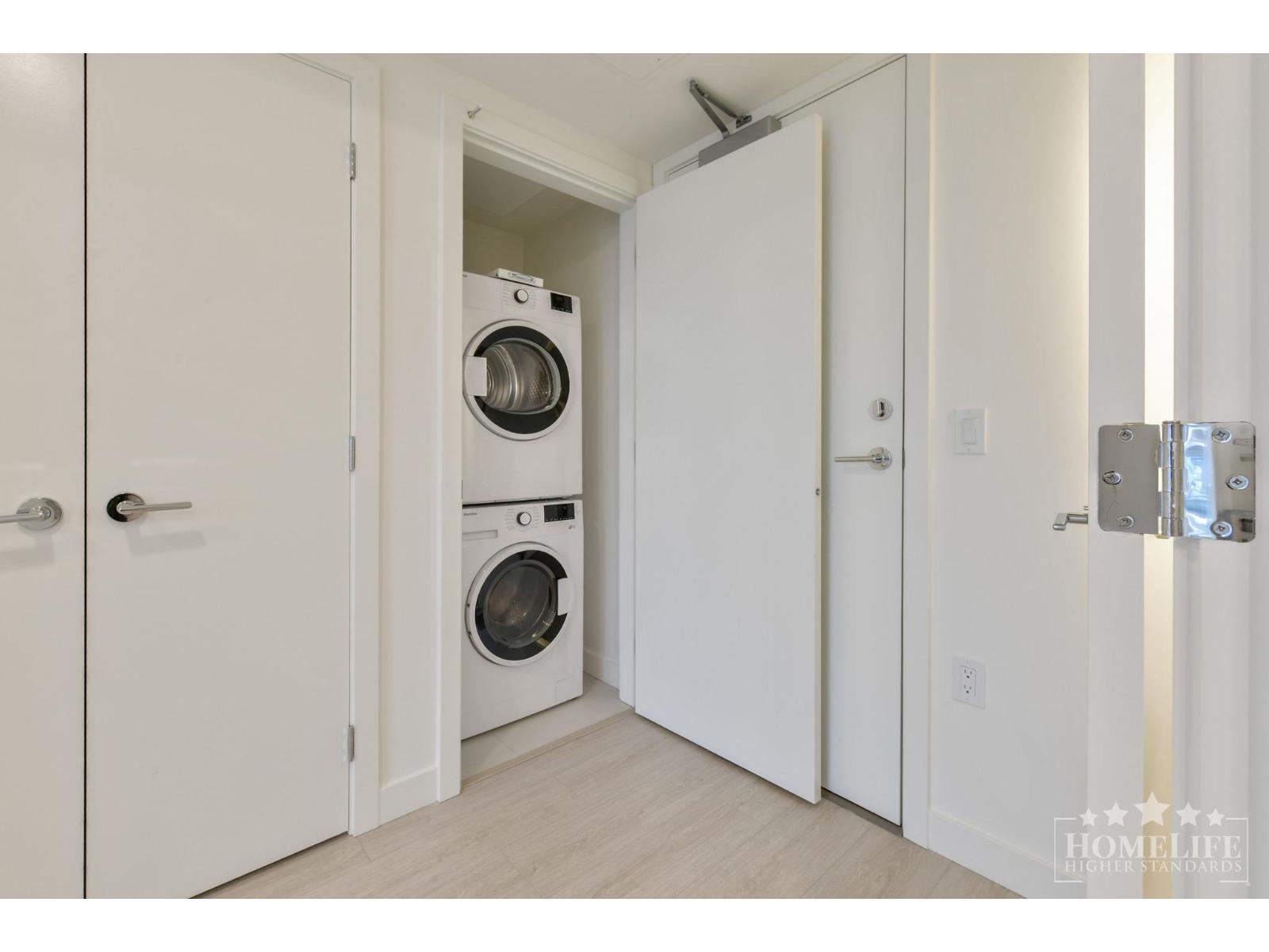 1004 13675 107a Avenue Property Photo 4