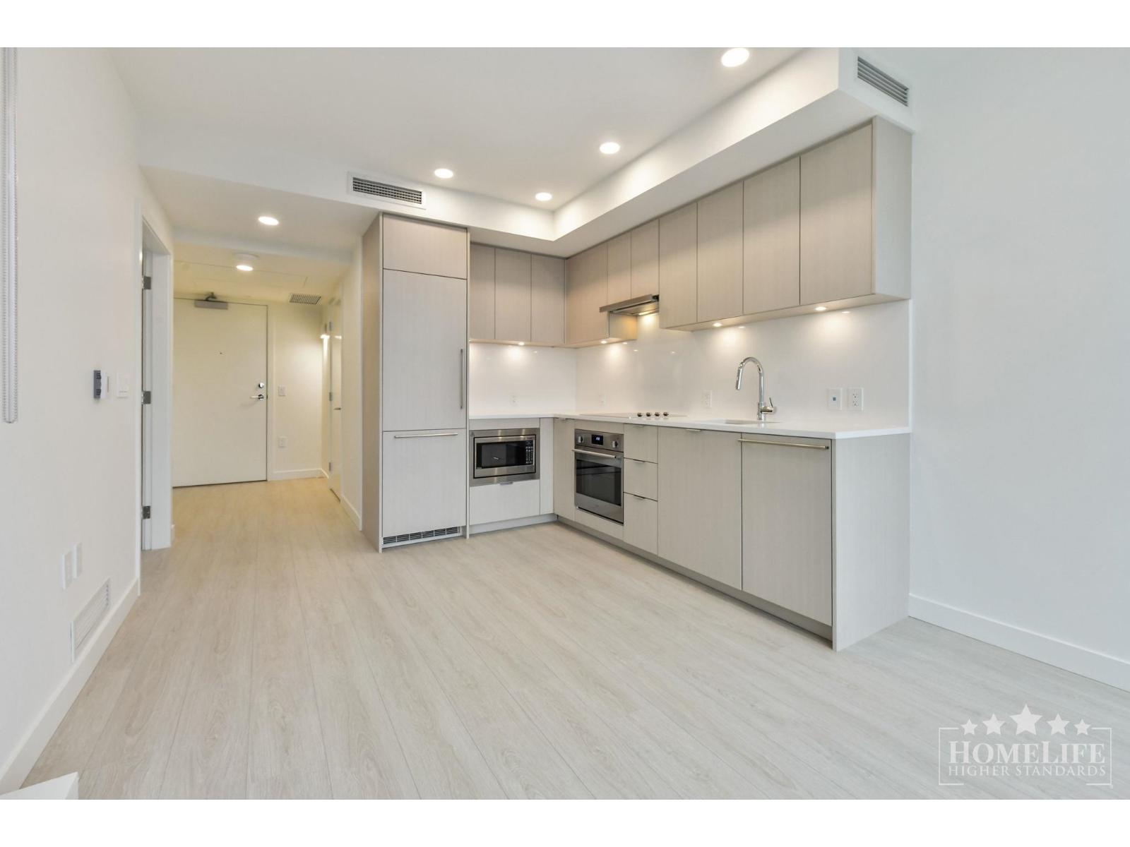 1004 13675 107a Avenue Property Photo 5