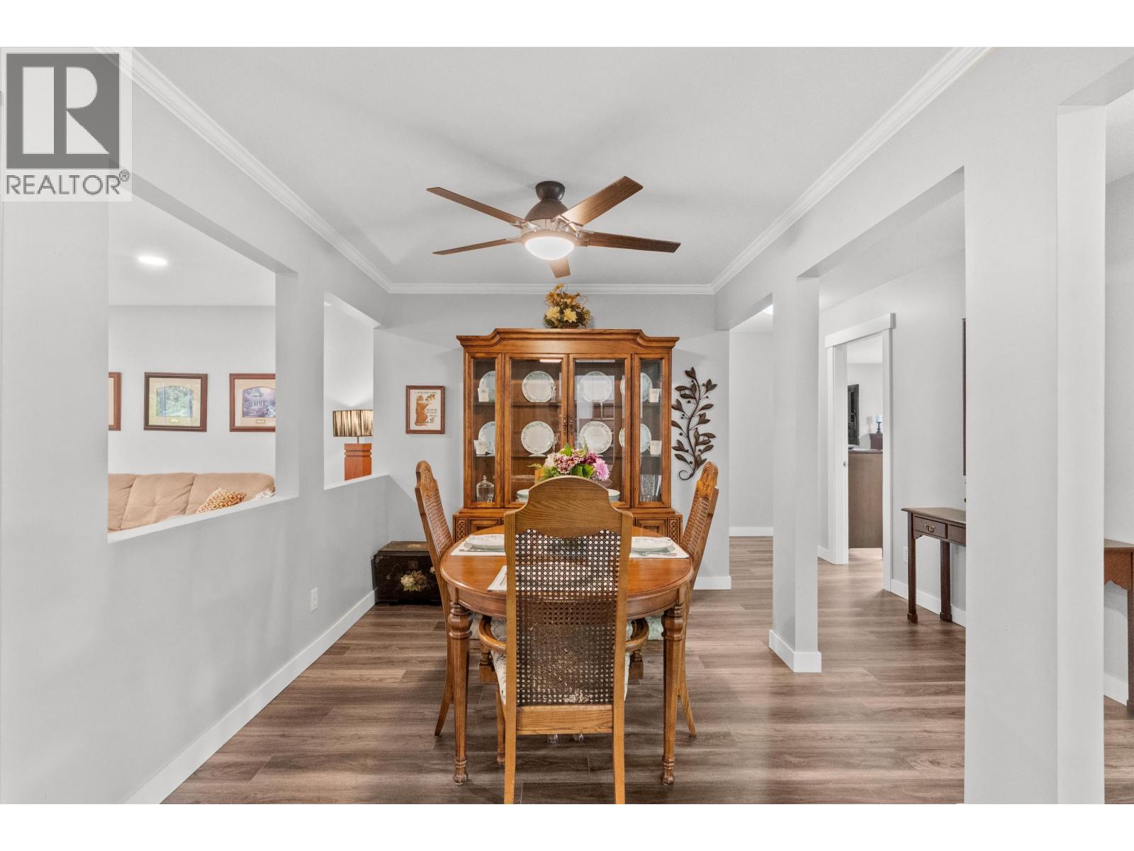 2 6320 48a Avenue Property Photo 10