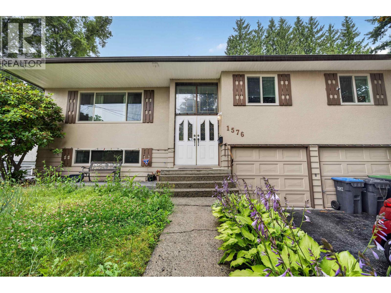 1576 Pitt River Road Property Photo 1