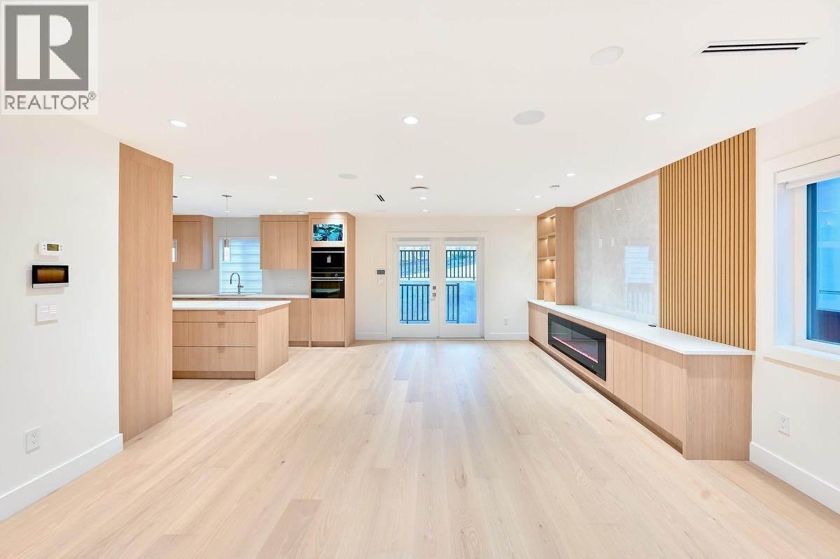 806 Montroyal Boulevard Property Photo 3