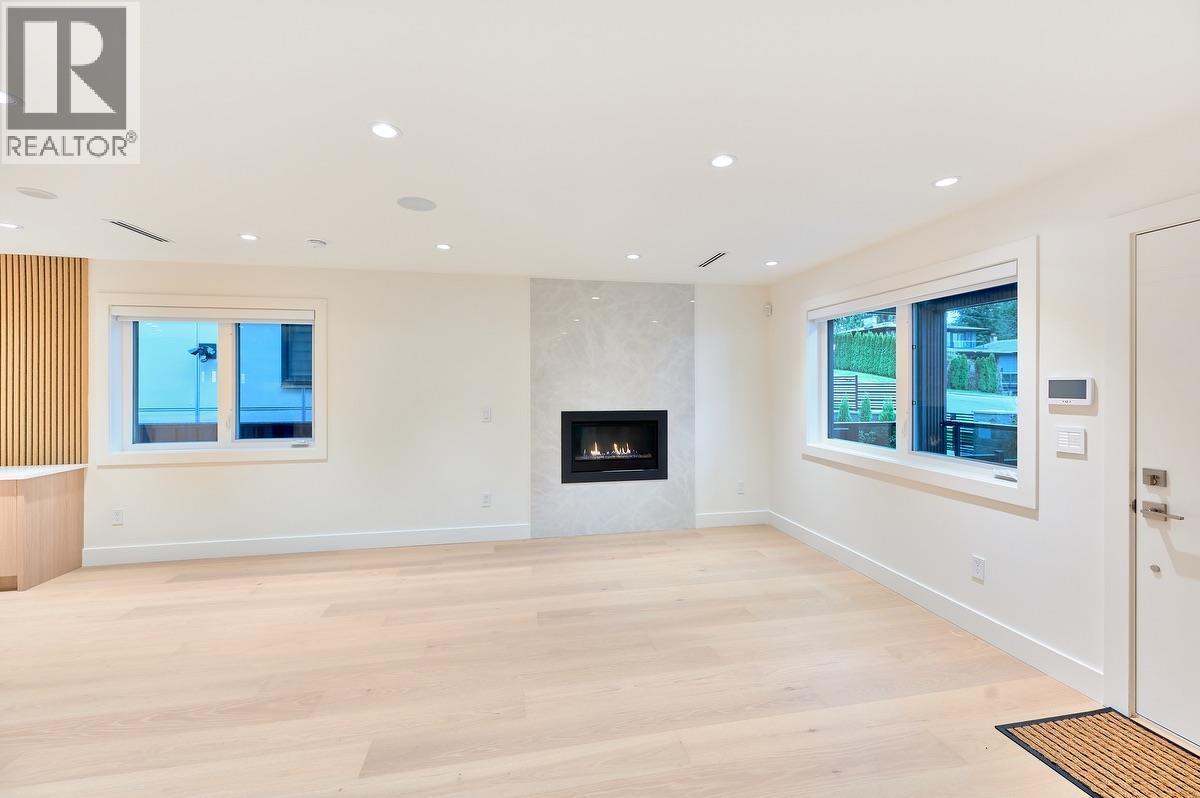 806 Montroyal Boulevard Property Photo 12