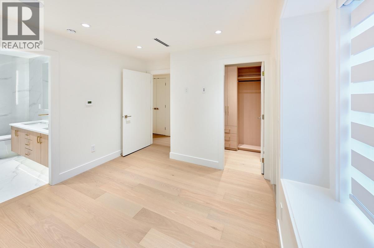 806 Montroyal Boulevard Property Photo 21