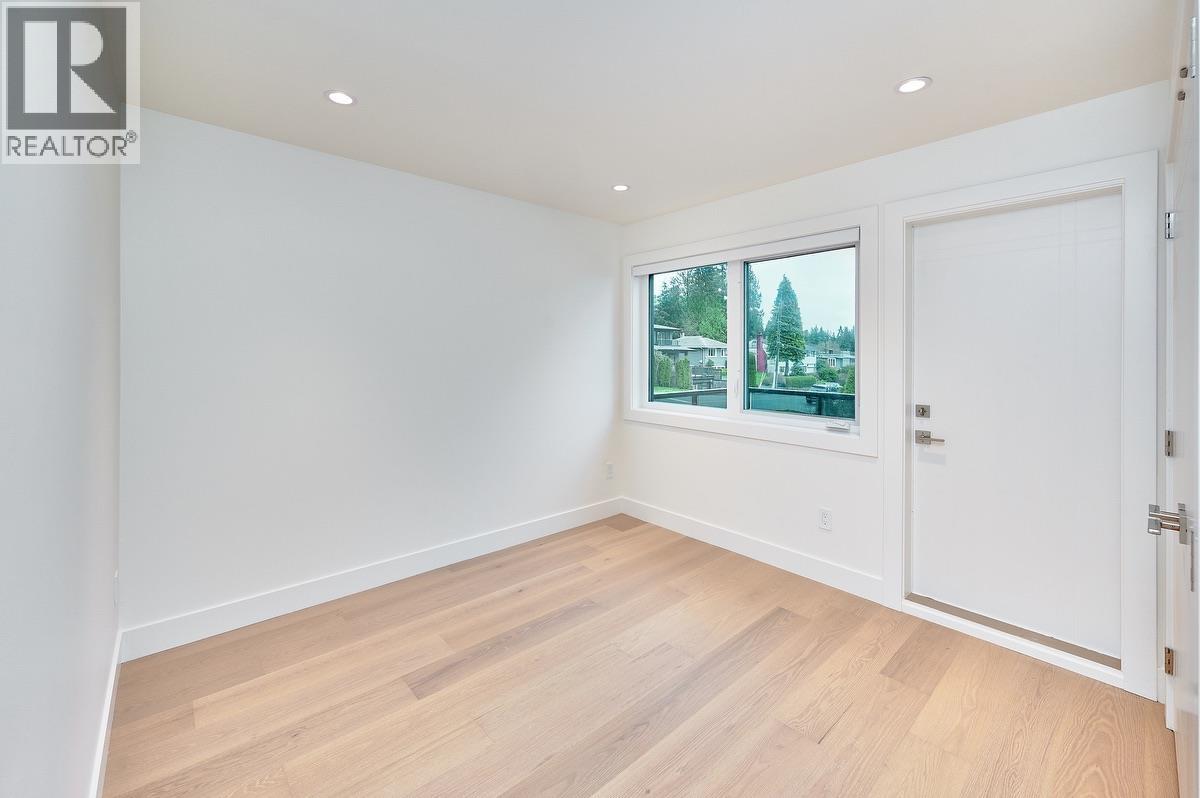 806 Montroyal Boulevard Property Photo 25
