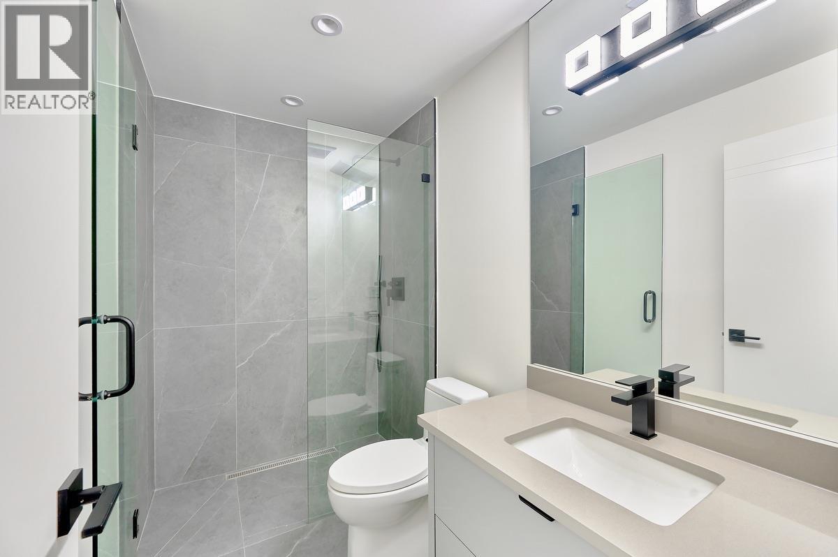 806 Montroyal Boulevard Property Photo 28