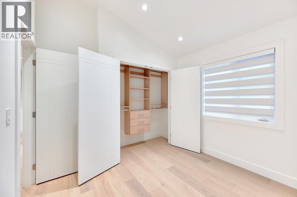 806 Montroyal Boulevard Property Photo 30