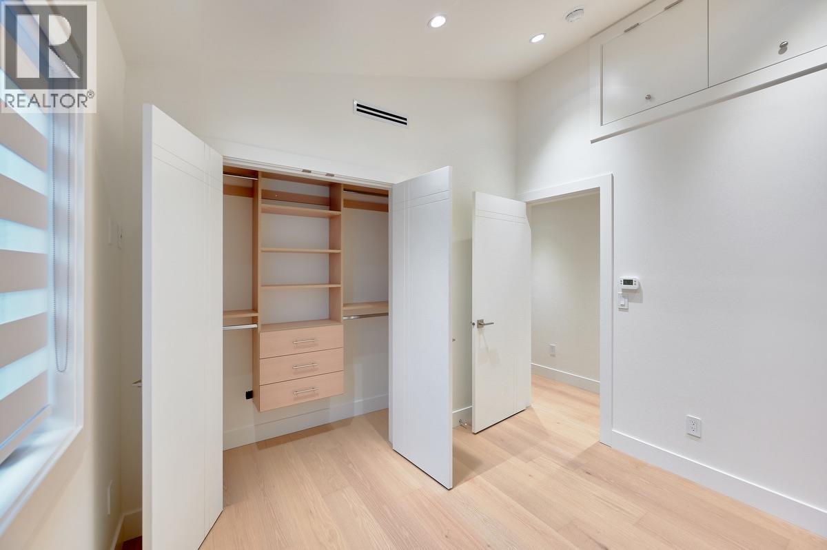 806 Montroyal Boulevard Property Photo 33