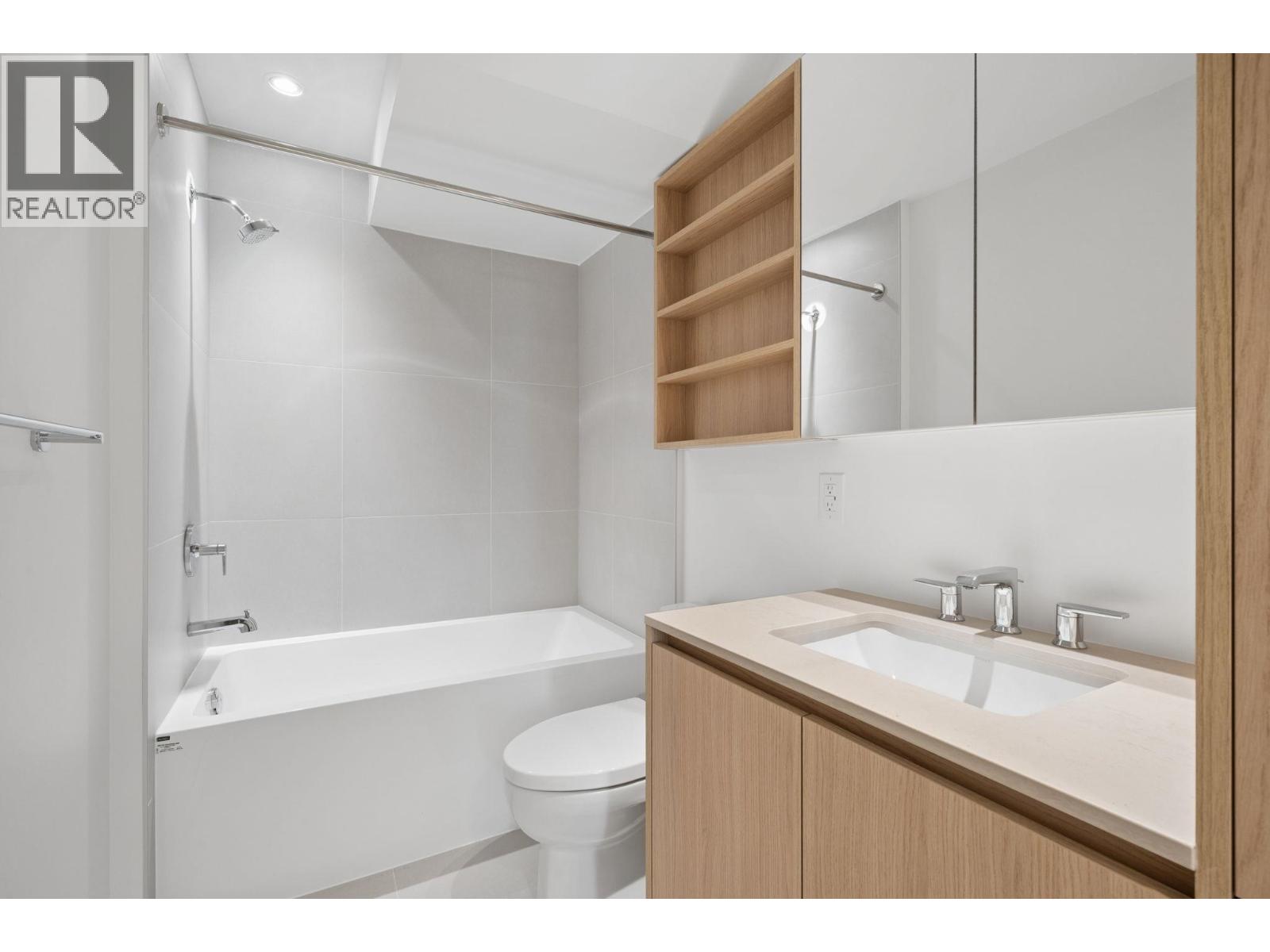 221 2820 Nanaimo Street Property Photo 10