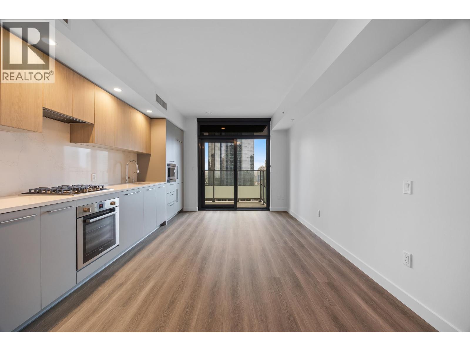 1506 6608 Sussex Avenue Property Photo 5
