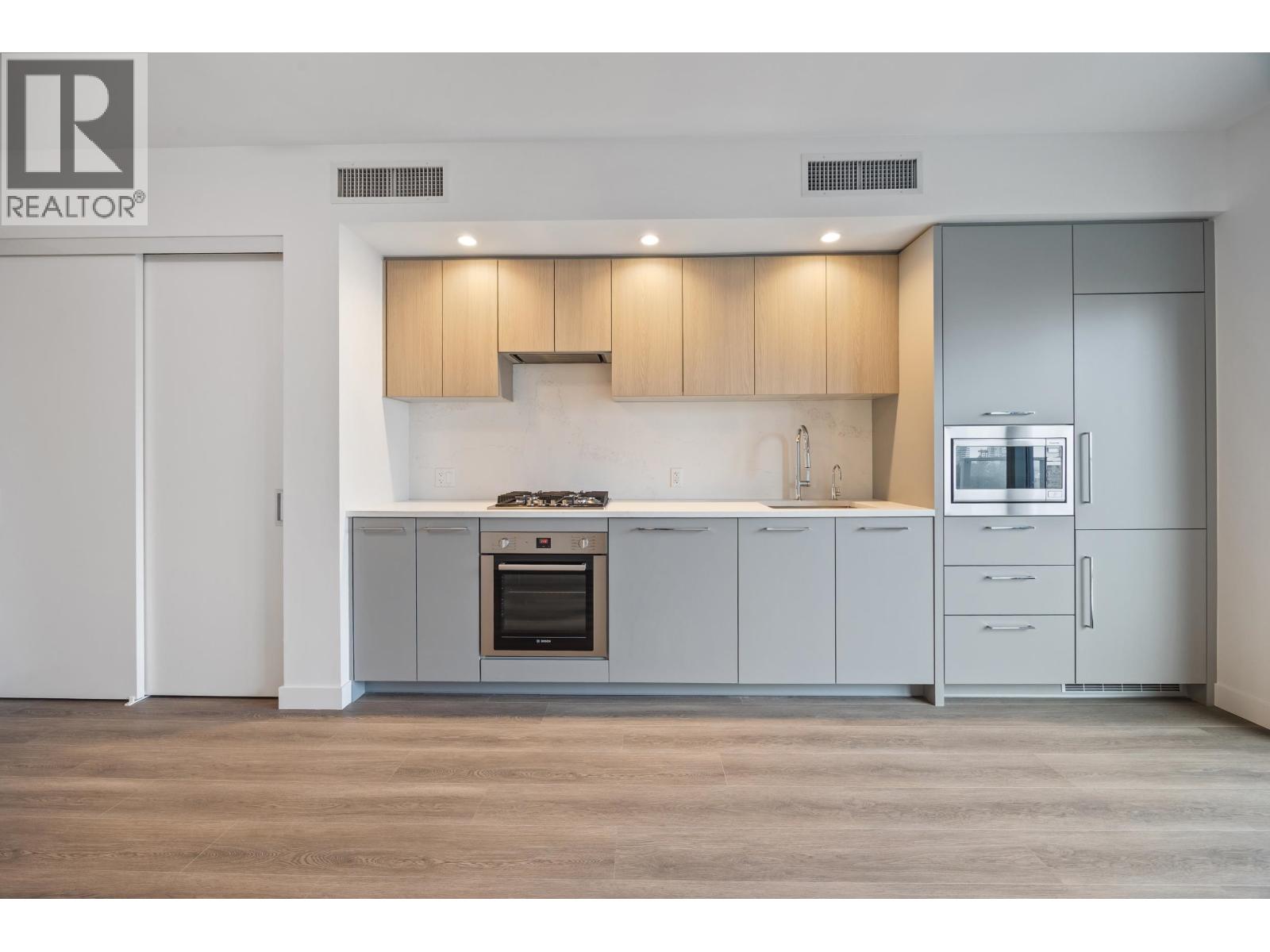 1506 6608 Sussex Avenue Property Photo 6