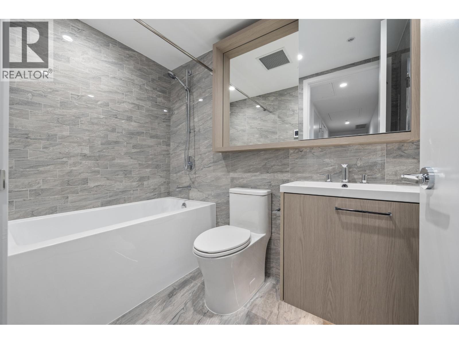 1506 6608 Sussex Avenue Property Photo 16
