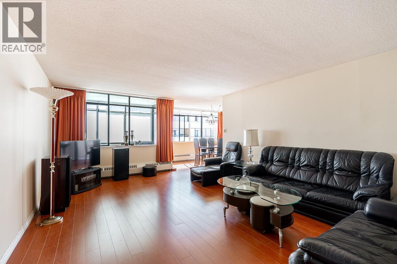 1511 6631 Minoru Boulevard Property Photo 8