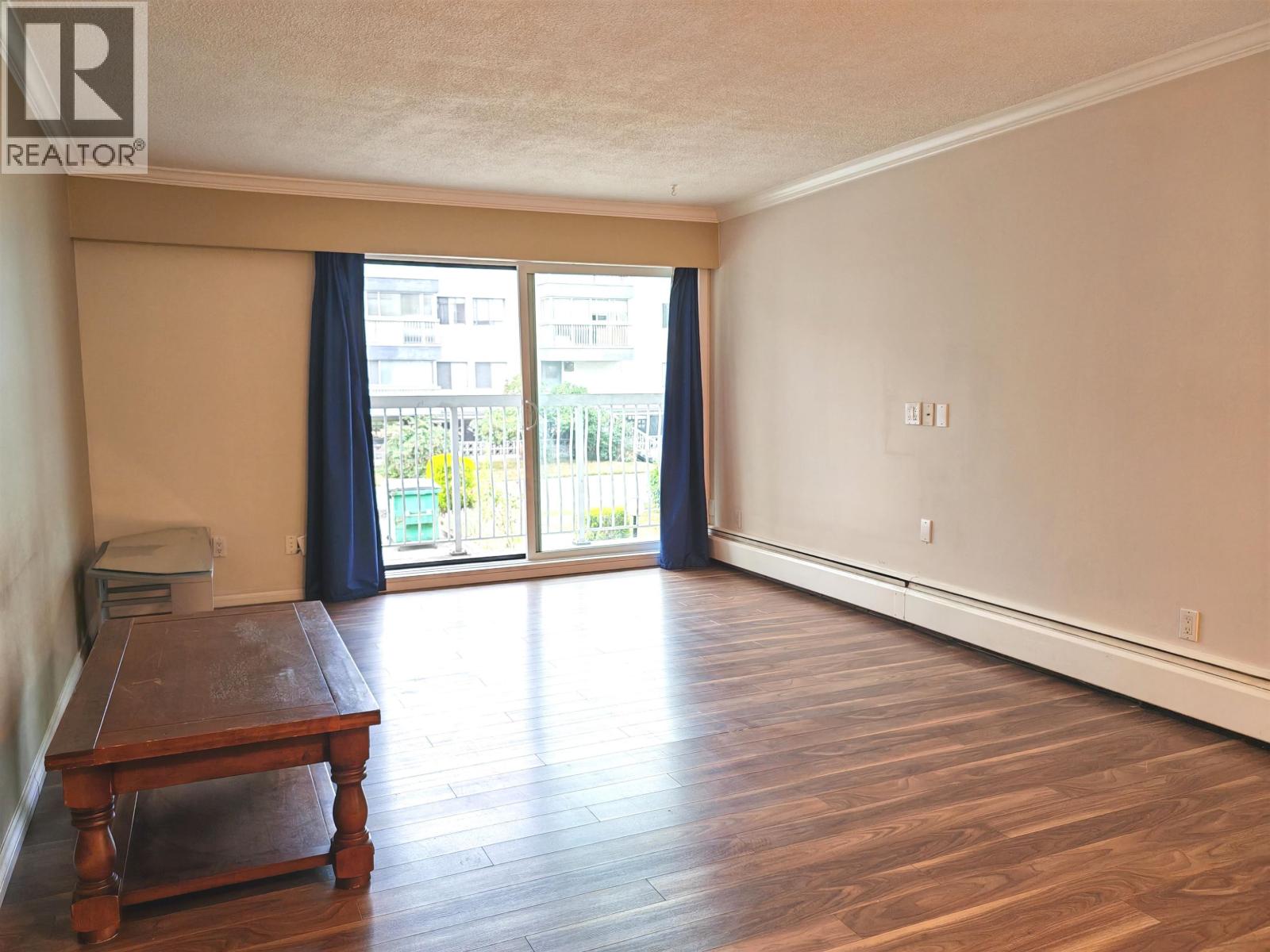 101 6420 Buswell Street Property Photo 3