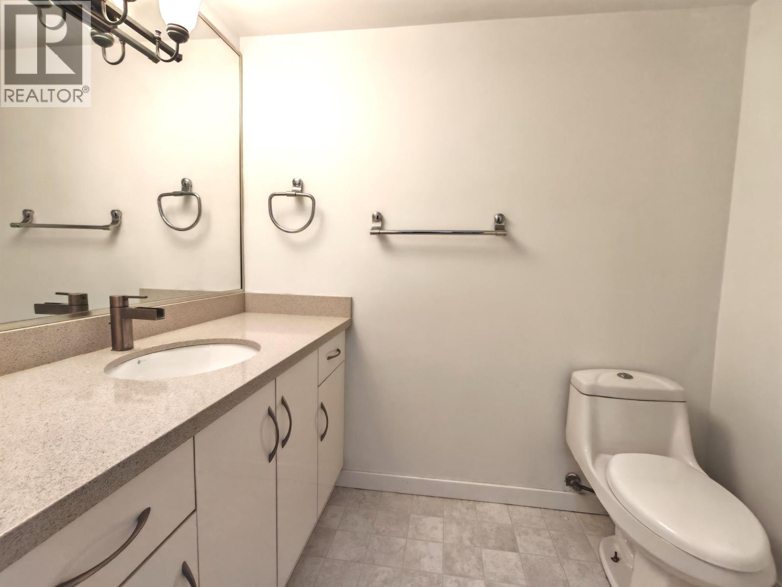 101 6420 Buswell Street Property Photo 12