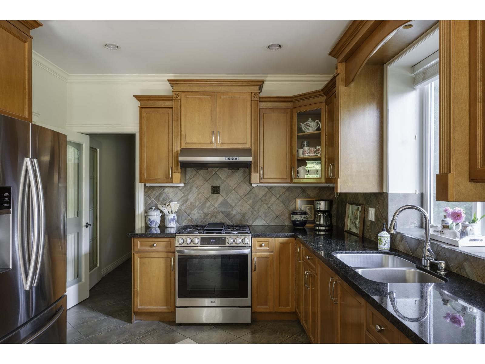 10172 159 Street Property Photo 12