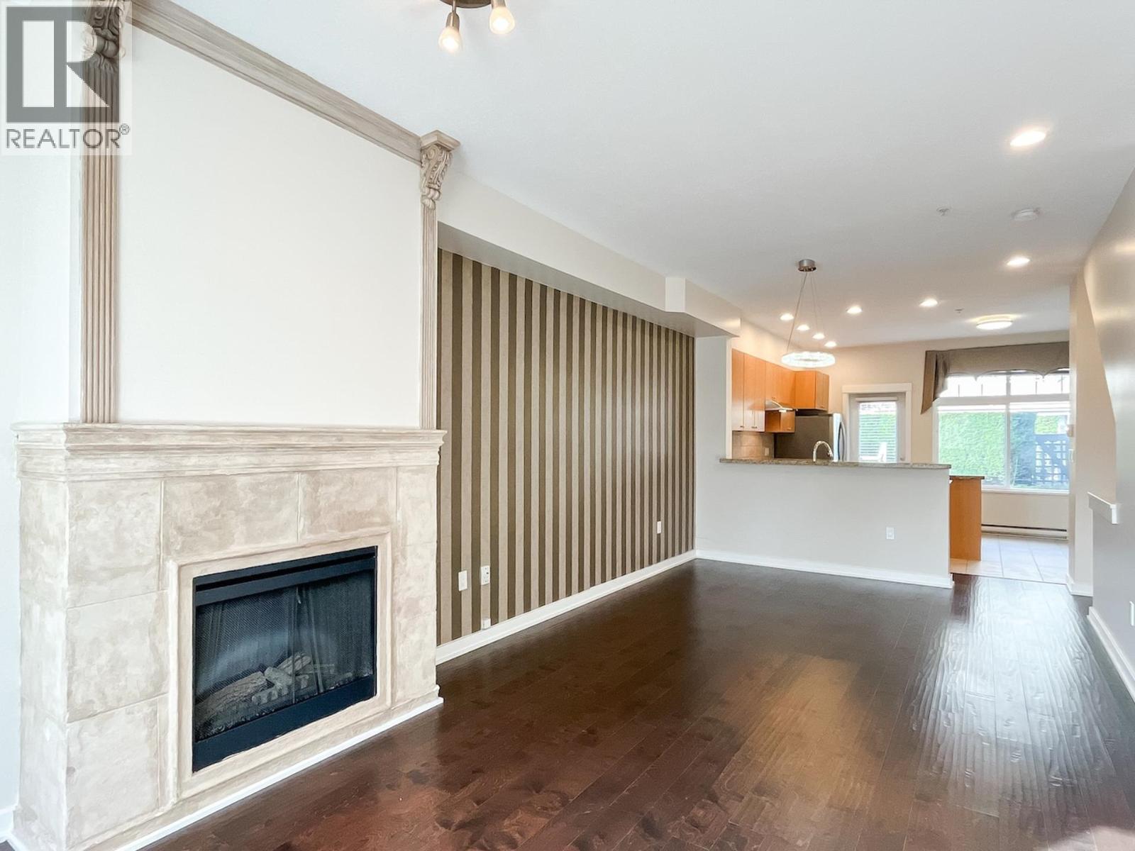 7425 Columbia Street Property Photo 4