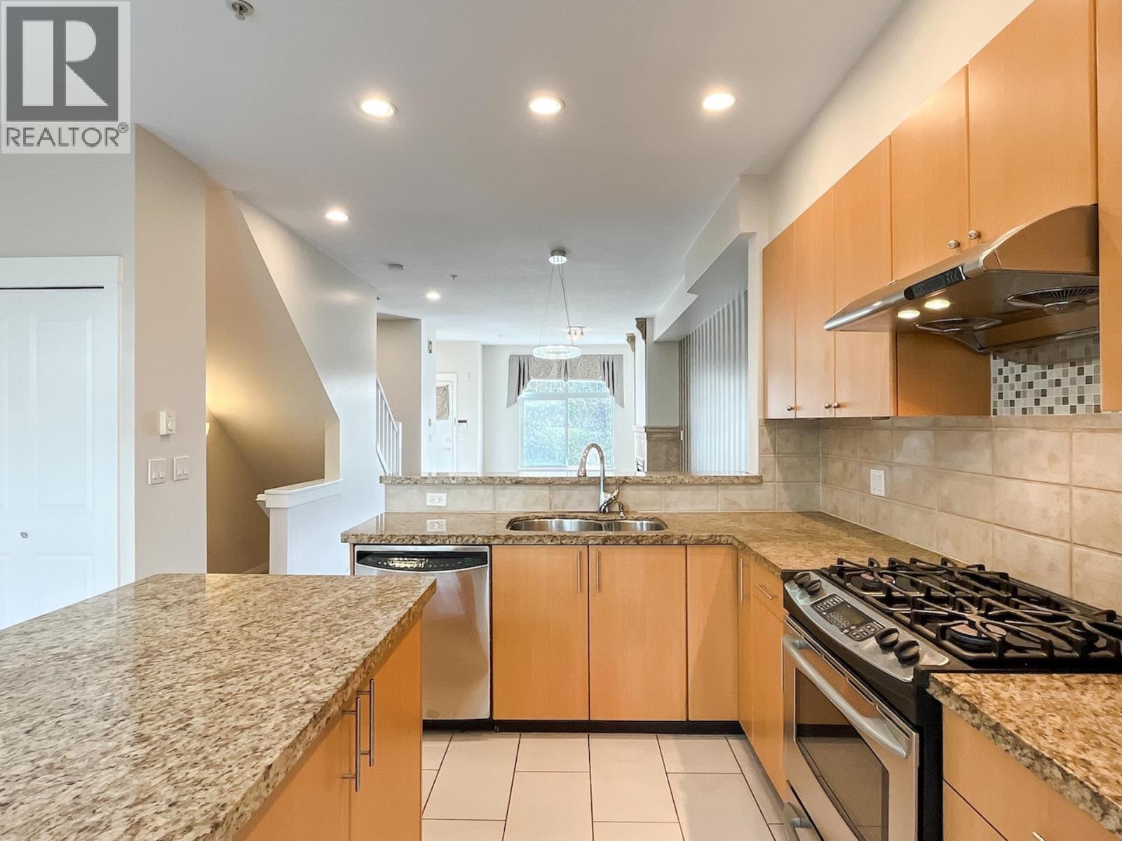 7425 Columbia Street Property Photo 11