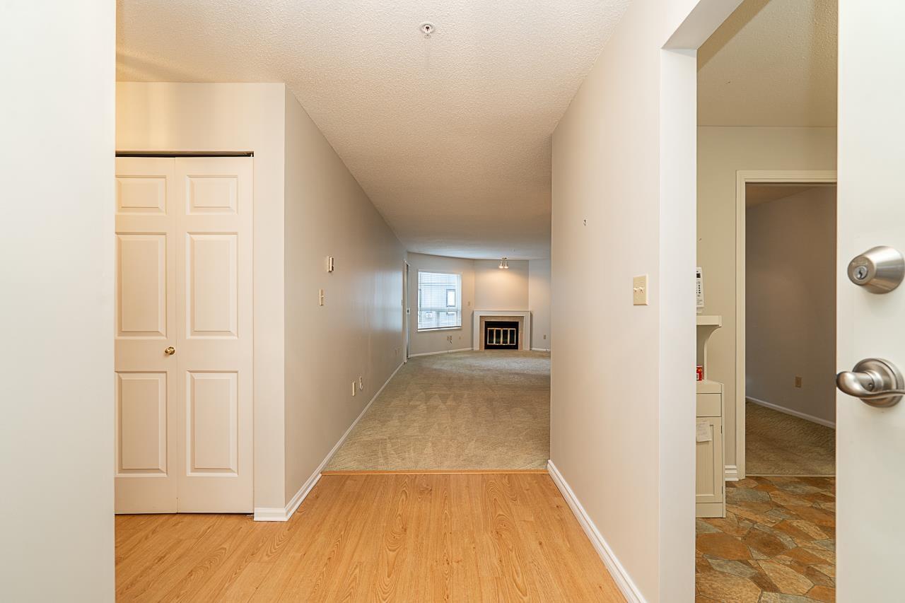 212 15255 18 Avenue Property Photo 6