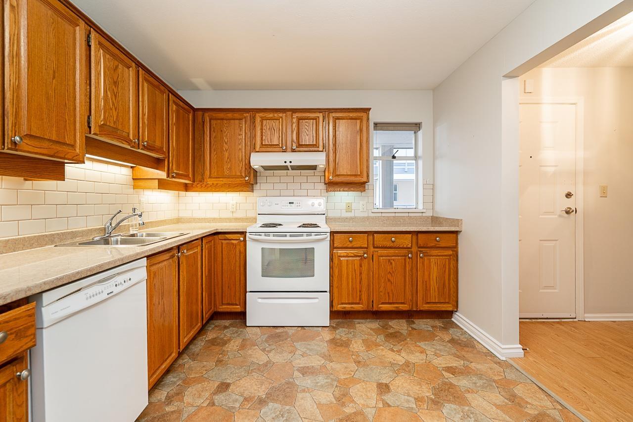 212 15255 18 Avenue Property Photo 14
