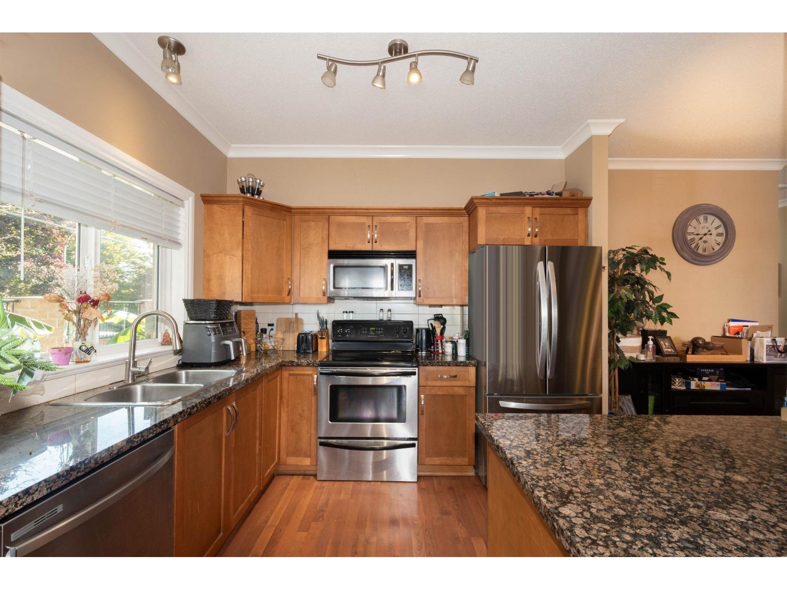 101 20286 53a Avenue Property Photo 6