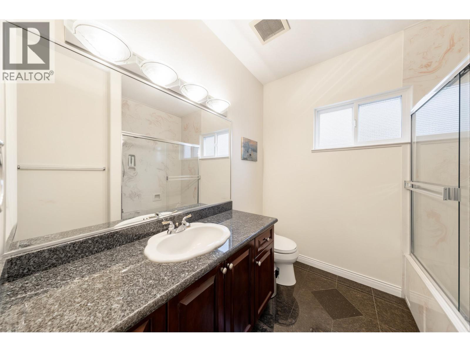 6899 Fleming Street Property Photo 14