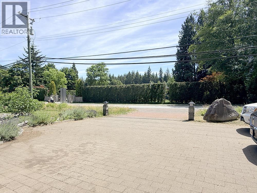 2625 East Road Property Photo 3
