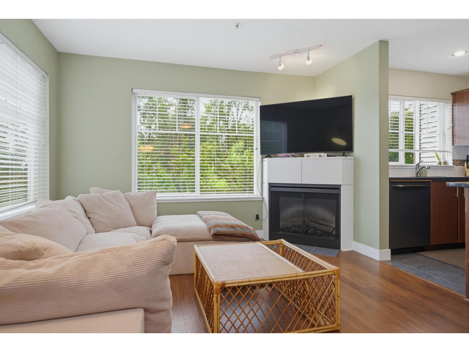 202 19320 65 Avenue Property Photo 7