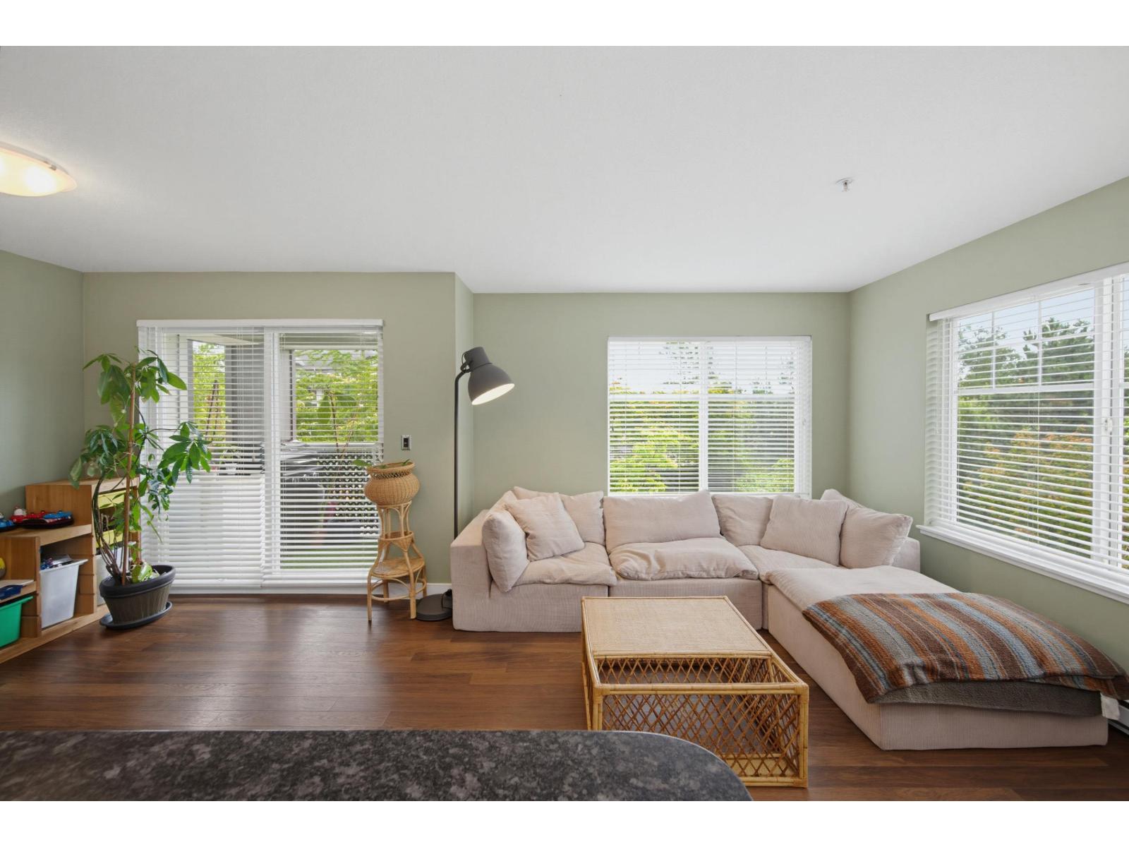 202 19320 65 Avenue Property Photo 8