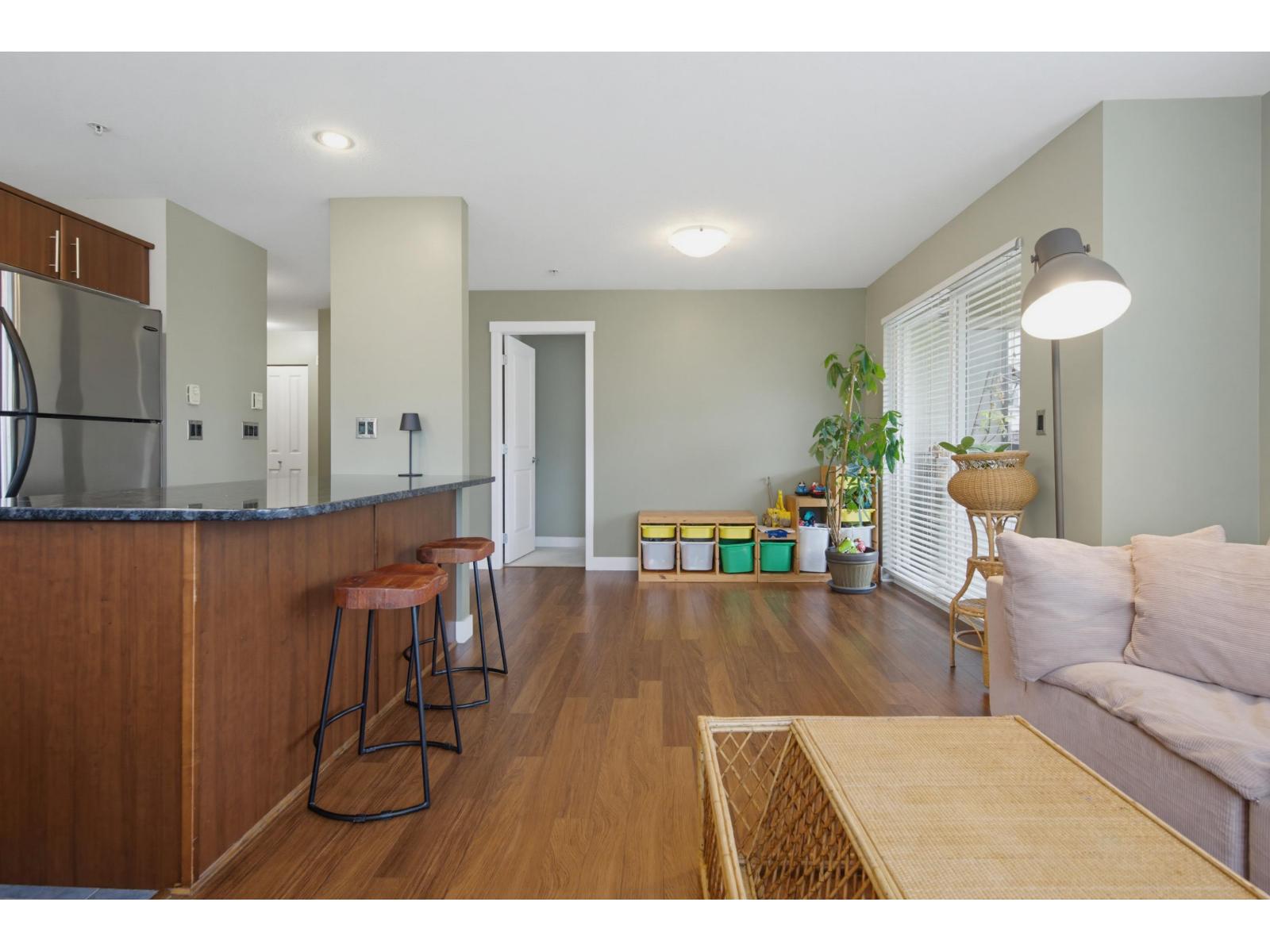202 19320 65 Avenue Property Photo 9