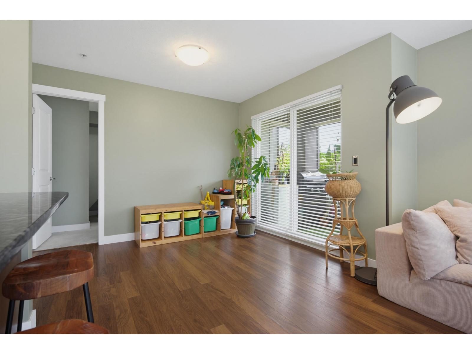 202 19320 65 Avenue Property Photo 11