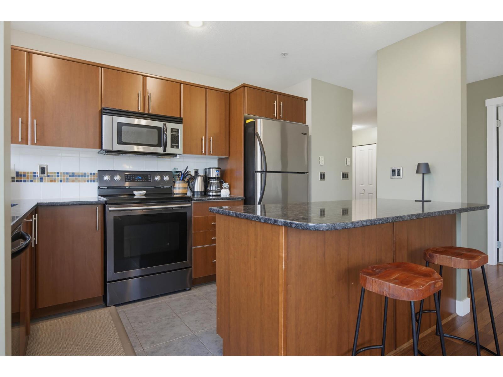 202 19320 65 Avenue Property Photo 13