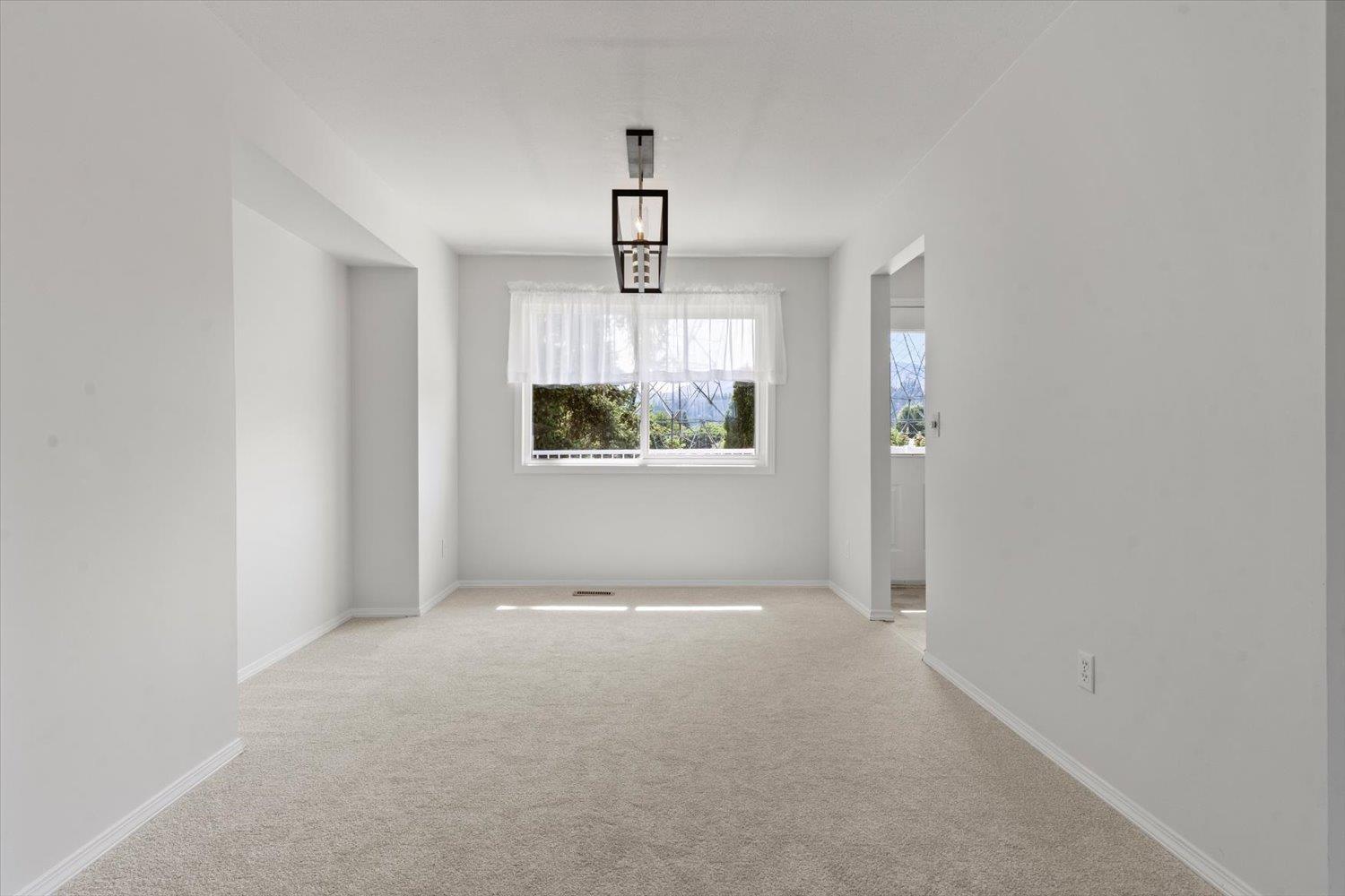 45322 Balmoral Avenue Property Photo 6