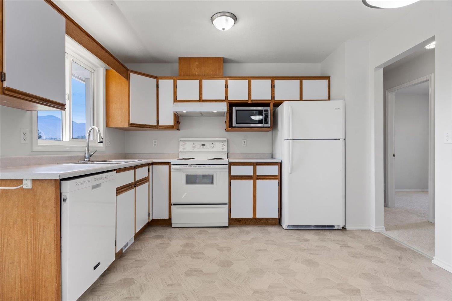 45322 Balmoral Avenue Property Photo 7