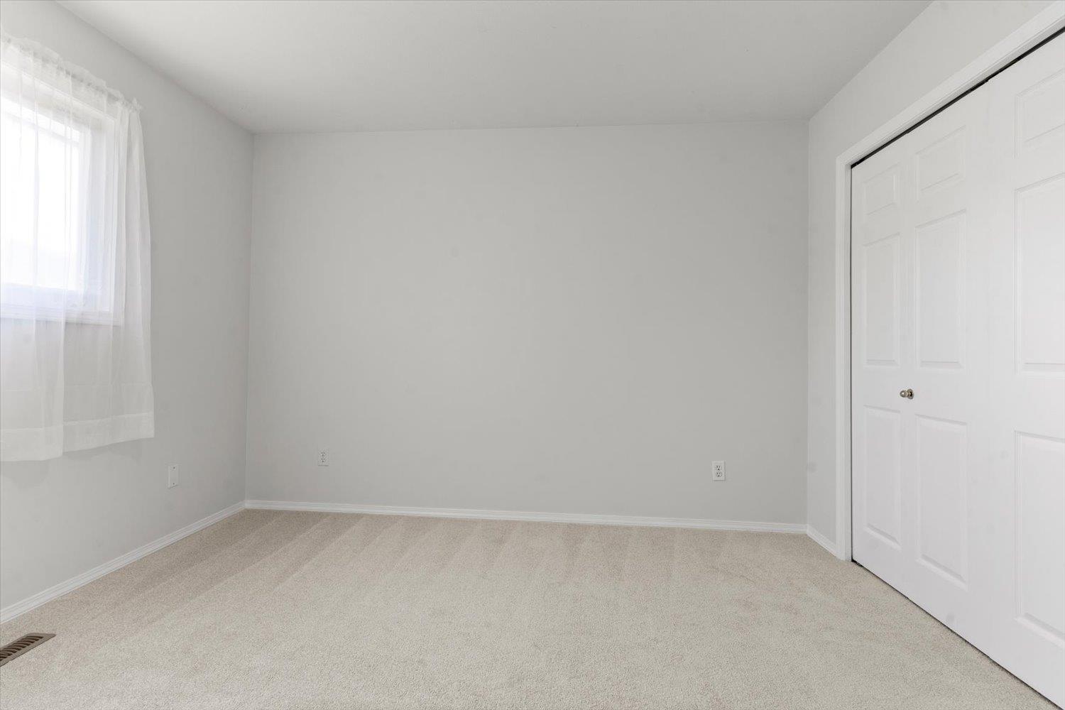 45322 Balmoral Avenue Property Photo 14