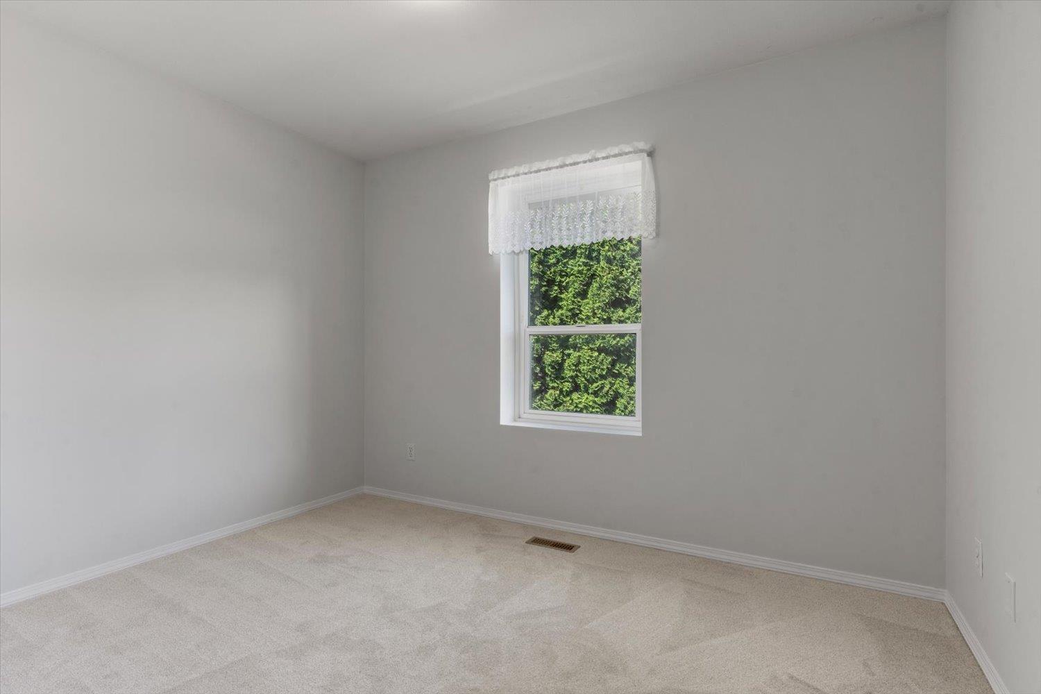 45322 Balmoral Avenue Property Photo 16