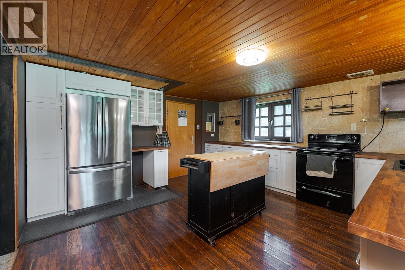 24080 Telachick Road Property Photo 9