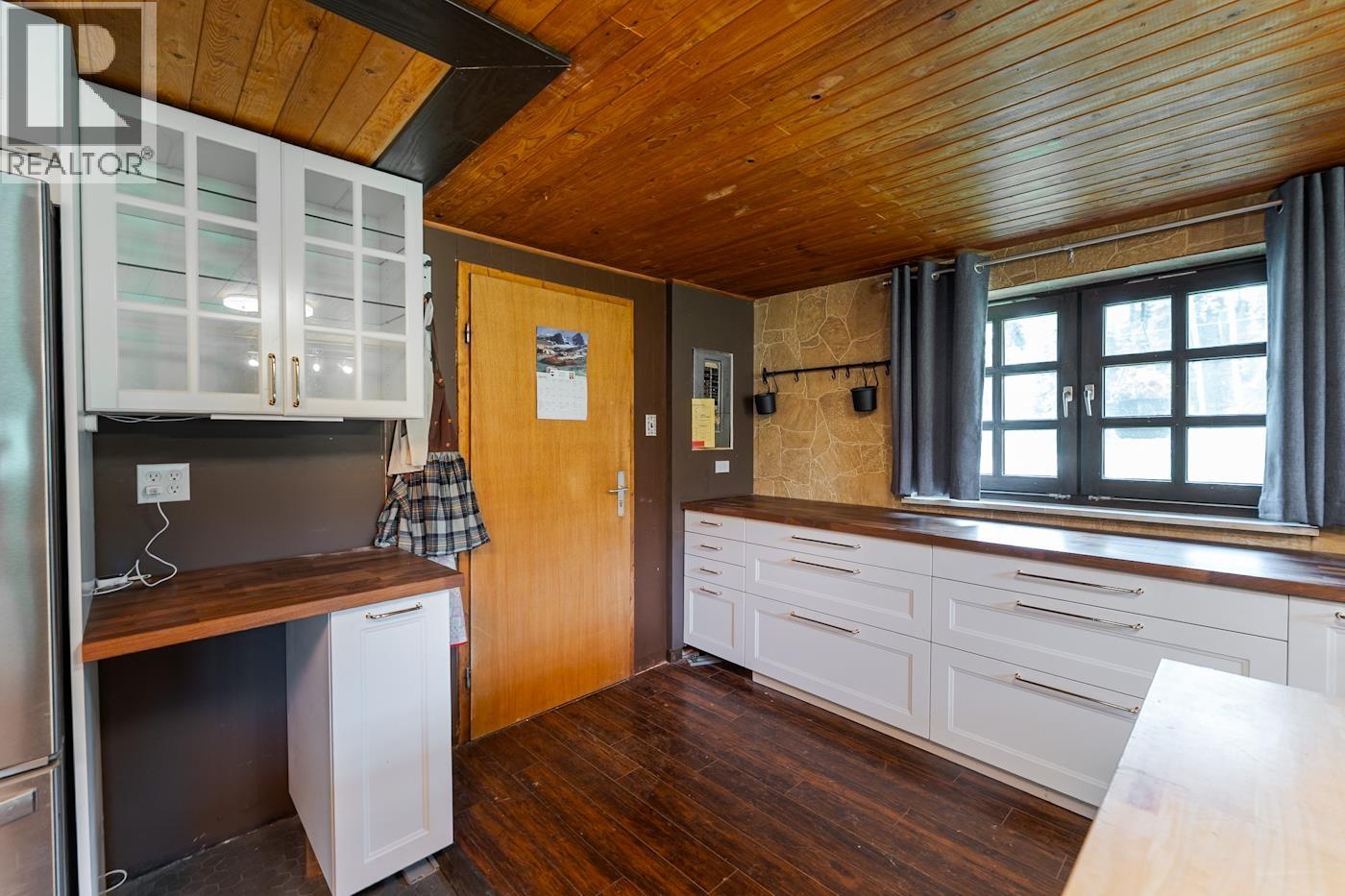 24080 Telachick Road Property Photo 10